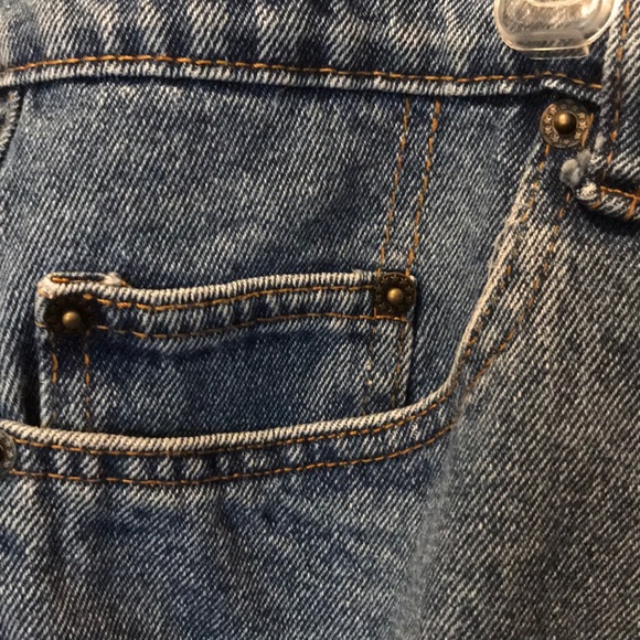 Size 44 x 9” Riveted 5 pkt denim jean shorts men’s - Picture 4 of 5